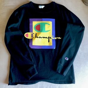 Champion Long Sleeve Graphic T-shirt Size Medium